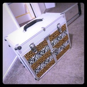 Makeup/ Traveling Caboodle Case